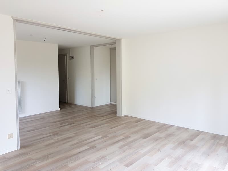 Rue des Poudrières 15, Neuchâtel - 3 pezzi al 3° piano (2)