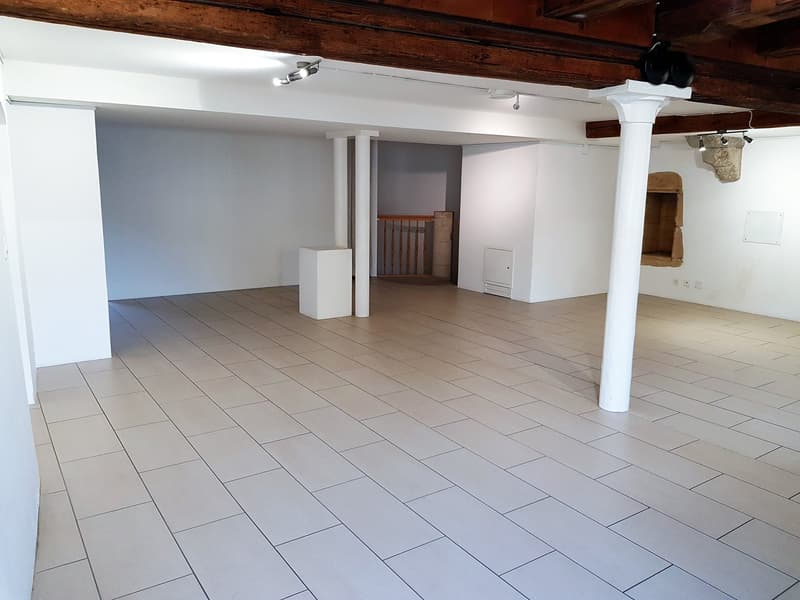 Platz der Kollegialkirche, Valangin - Gewerbefläche zu vermieten auf 2 Ebenen (4)