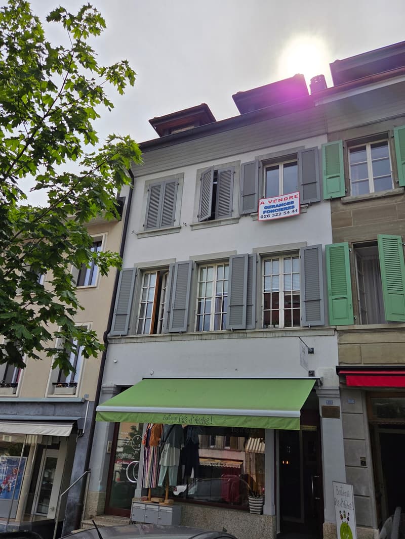 Coté rue