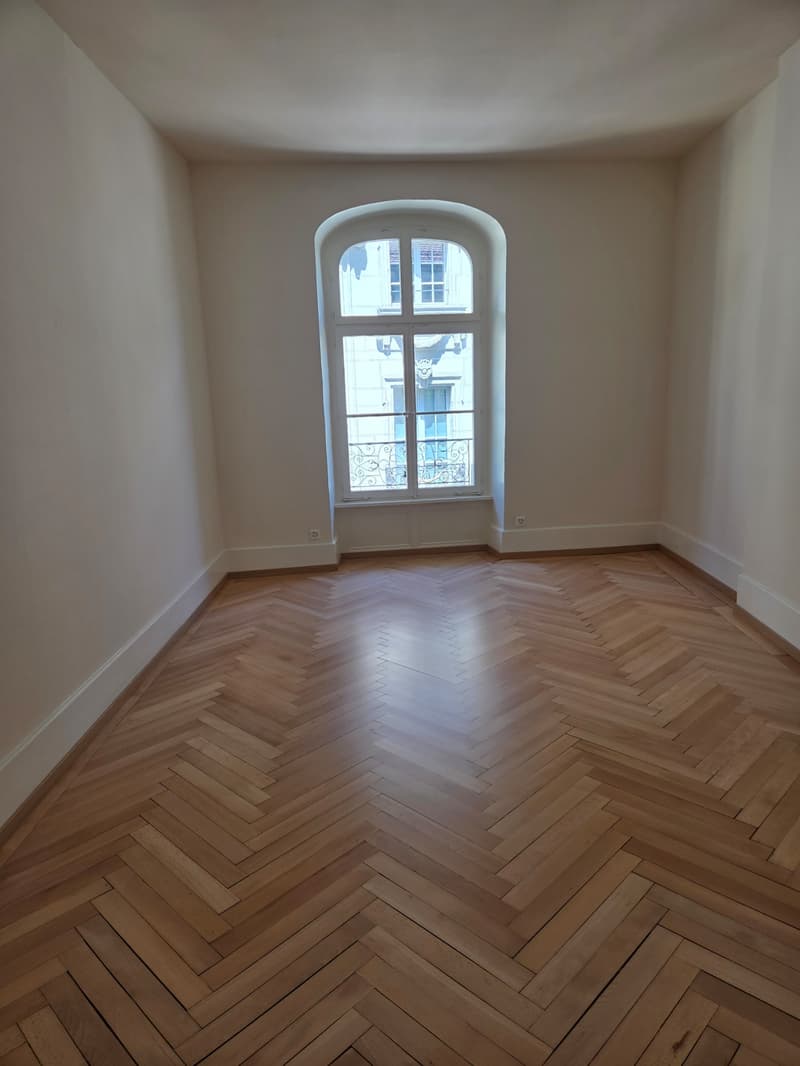FRIBOURG - RUE DE LAUSANNE 34 - PRÄCHTIGES 5.5 ZIMMER RENOVIERTE WOHNUNG IM 2. STOCK (9)
