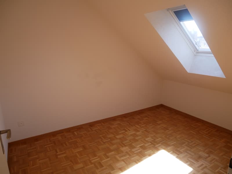 FRIBURG - RUE F.-GUILLIMANN 5 - 3.5 LOCALI MANSARDA AL 6° PIANO (4)