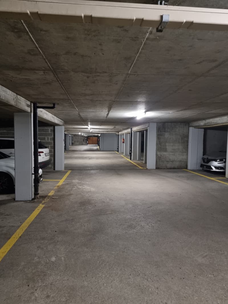 FRIBURG - IMP. DE LA FORET 24 - UNDERGROUND PARKING SPACE (3)