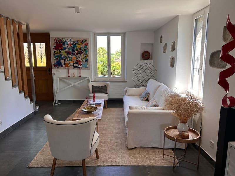 Beau triplex rénové (8)