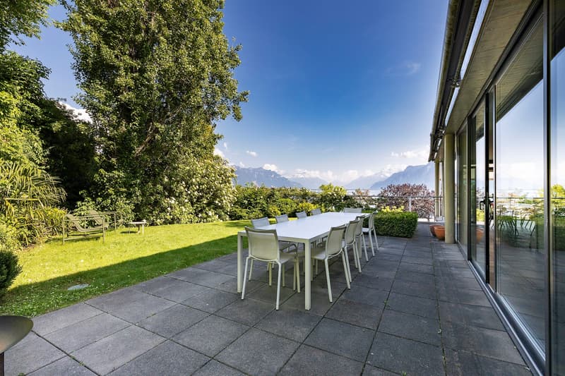 Terrasse_gauche_depuis_derriere.jpg