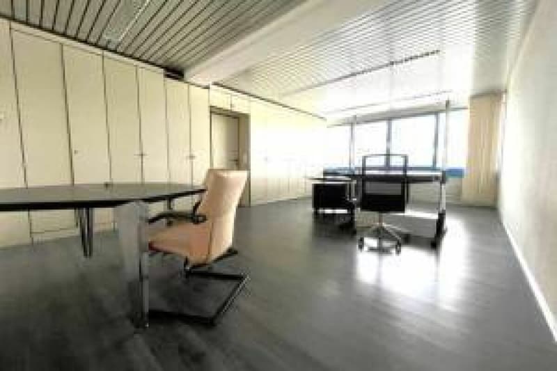 Ufficio amministrativo/Bureau 6 locali 200 m2 a Kerzers (1)