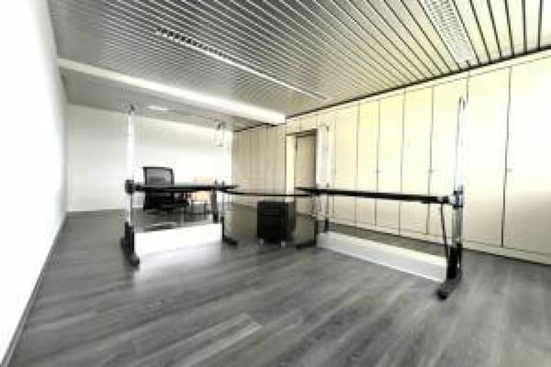 Ufficio/Amministrativo 1 locale 200 m2 a Ried b. Kerzers (2)