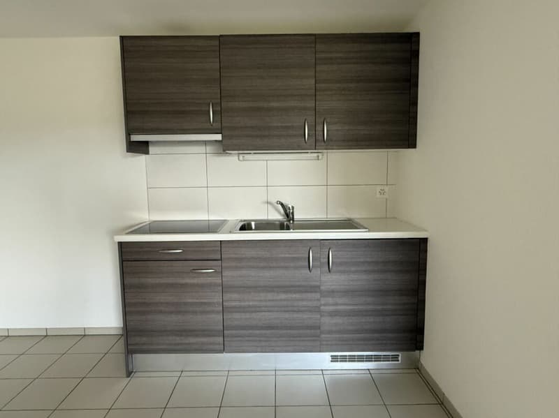 Lokal Depot von 45 m2 in Rossens (4)