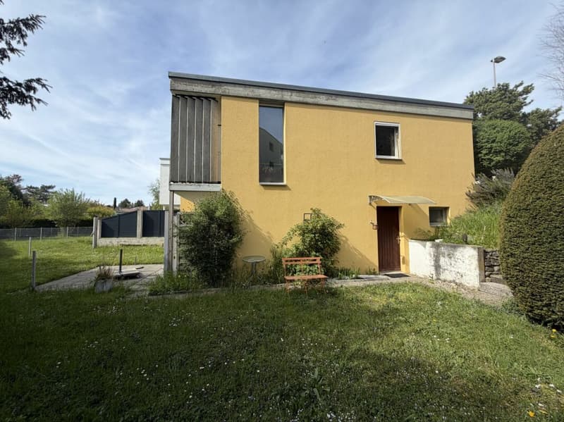 Semi-Detached Villa 5.5 rooms - Double Garage - Large Garden (8)