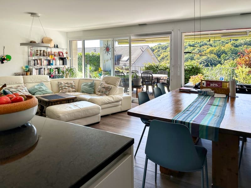 Schönes Familienapartment mit Balkon-Garten und freier Sicht (3)