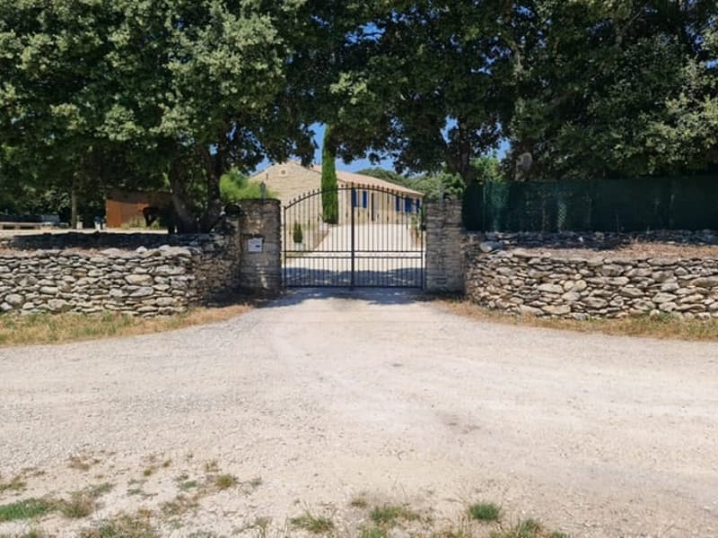 Vendita di una bella casa provenzale in pietra con doppio garage (7)