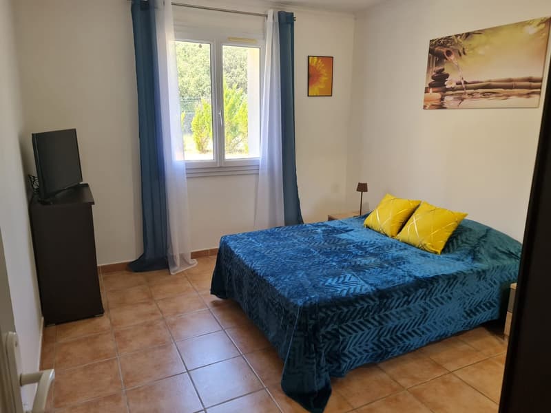 Vendita di una bella casa provenzale in pietra con doppio garage (11)
