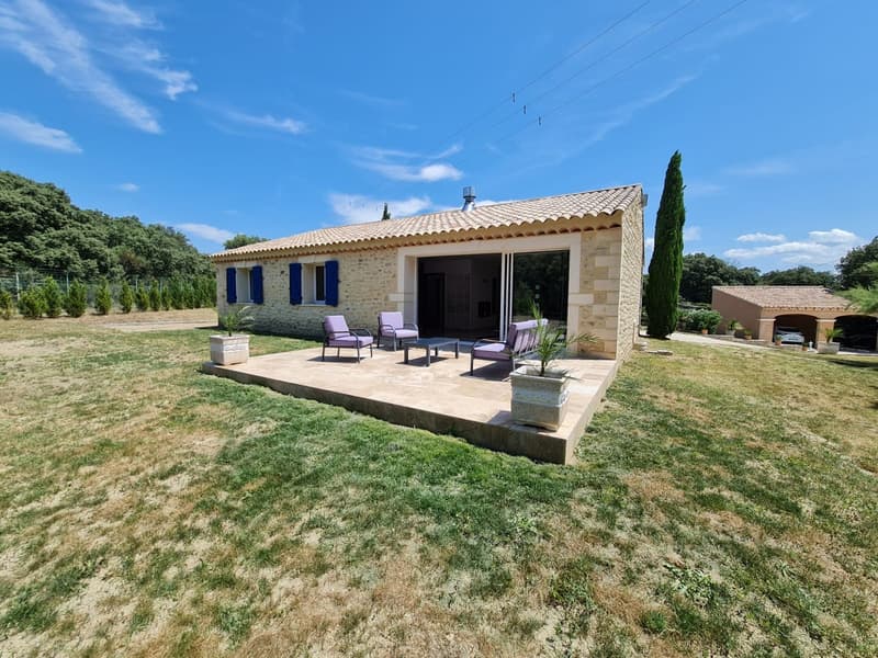 Vendita di una bella casa provenzale in pietra con doppio garage (2)
