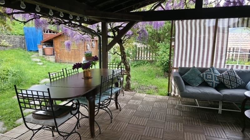 2114 Fleurier/NE Sale of an old and spacious renovated property (3)
