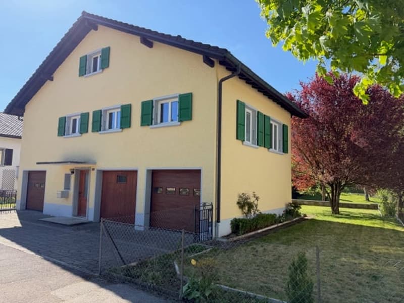 2114 Fleurier/NE Sale of a beautiful renovated 6-room villa with 3 garages (2)