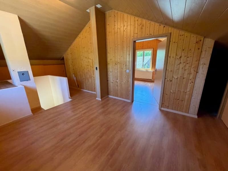 2114 Fleurier/NE Sale of a beautiful renovated 6-room villa with 3 garages (15)