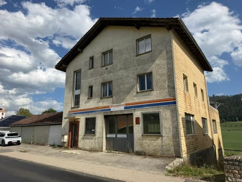 Immeuble mixte résidentiel et commercial 2314 La Sagne/NE (1)