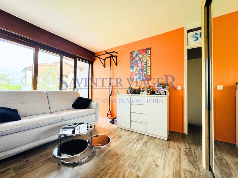 Chambre 11.41m2 / Schlafzimmer 11.41m2 / Bedroom 11.41m2 / ??????? 11.41m2
