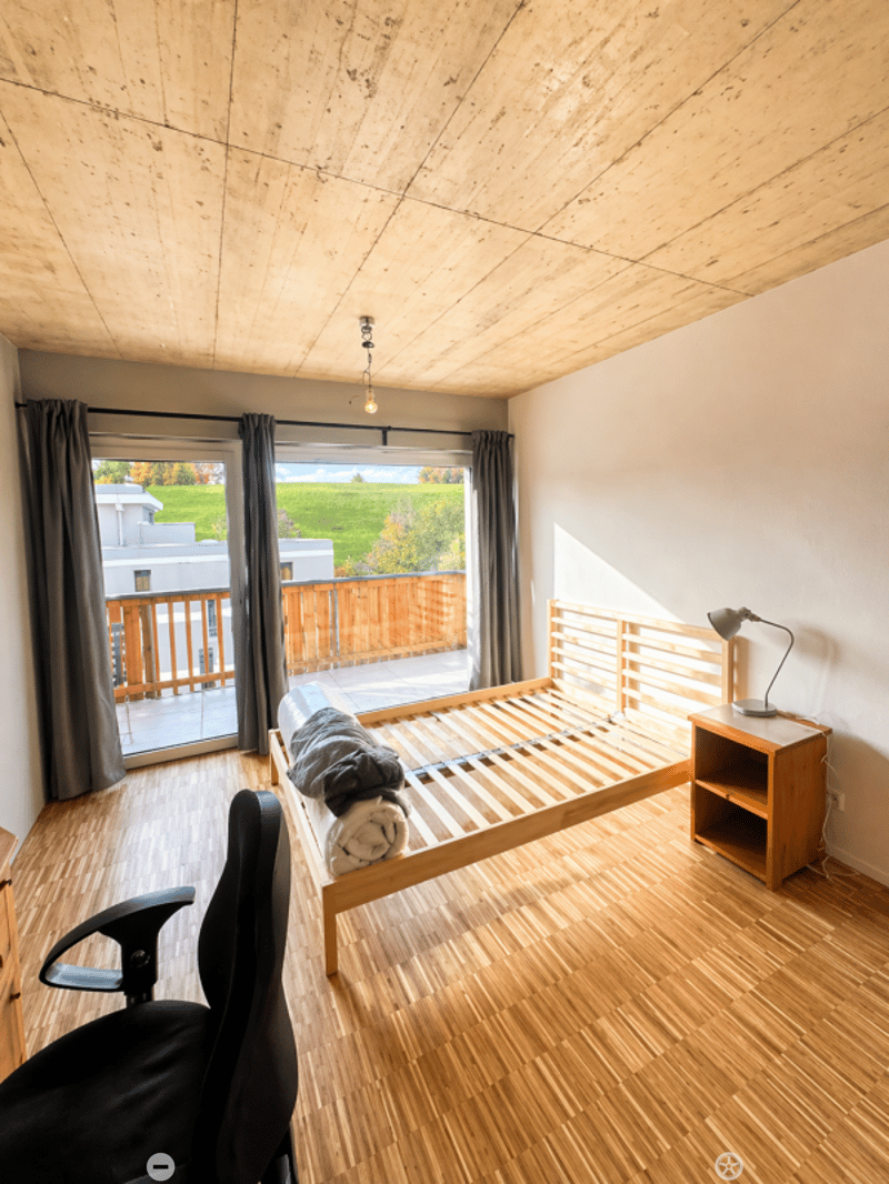 Neue luxuriöse Wohngemeinschaft - Möblierte Zimmer mit Balkon, 2 Schritte vom Bahnhof Châtel-St-Denis entfernt (5)