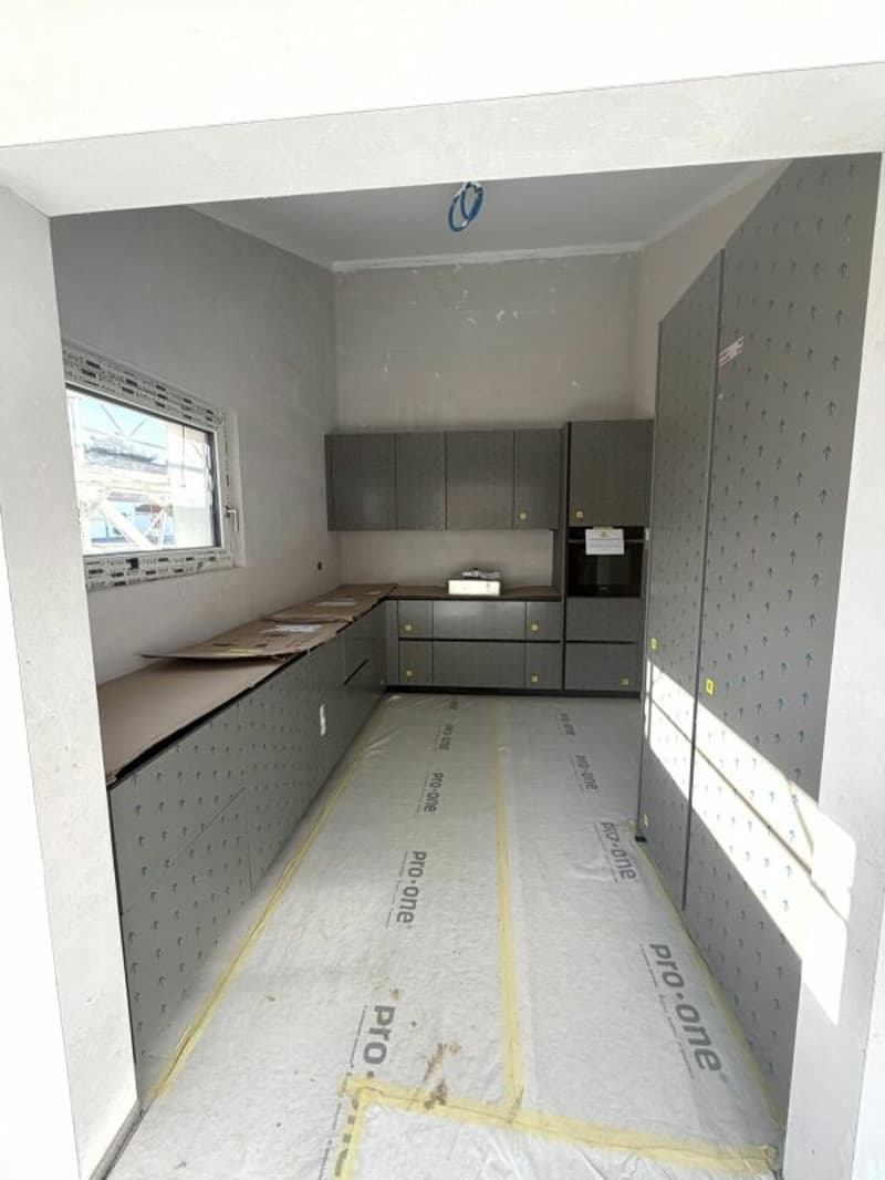 Superba e spaziosa villa in fase di ristrutturazione in vendita (5)