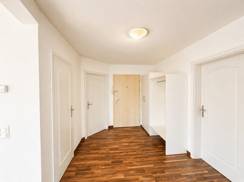 Godetevi un ambiente di vita eccezionale con una vista impareggiabile in questo elegante appartamento di 4,5 locali a Faoug (5)