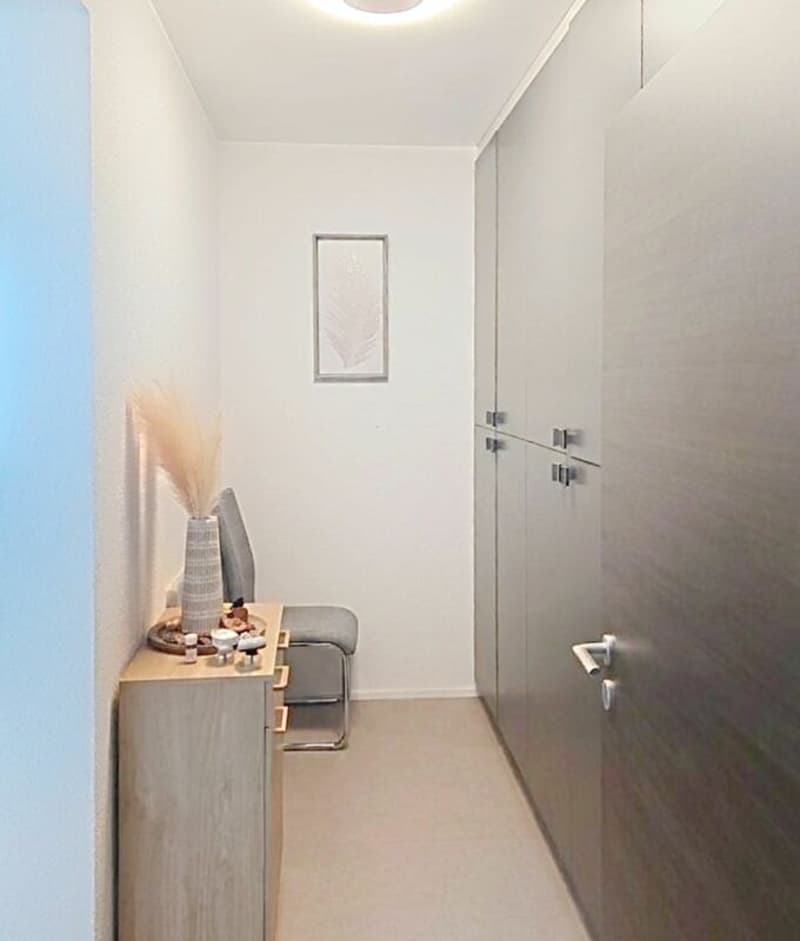 Geräumige und helle 3.5-Zimmer-Wohnung in St-Aubin (3)