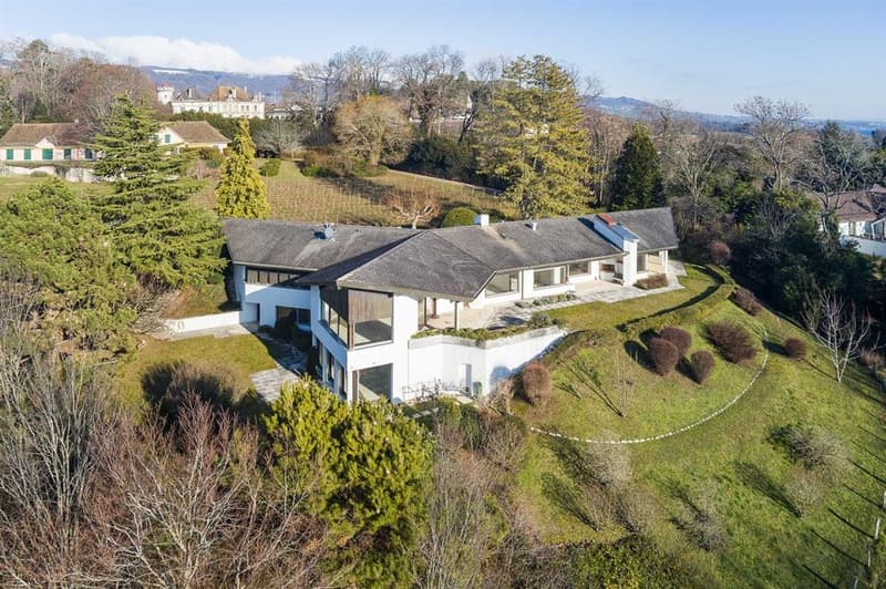 More than 500m2 of living space, secluded and with a beautiful view (3)