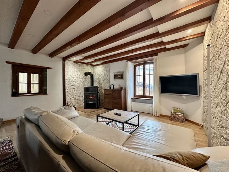 Charming village house in the heart of Begnins (2)