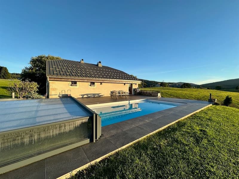 Sehr schönes renoviertes 18. Jahrhundert Bauernhaus mit freier Sicht (3)