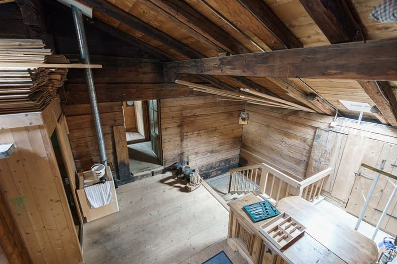 In the heart of the village with a beautiful history and great potential (13)