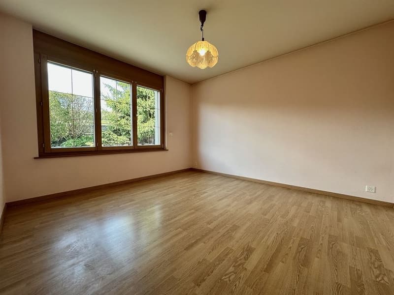 Spacious, bright individual villa with independent apartment (12)