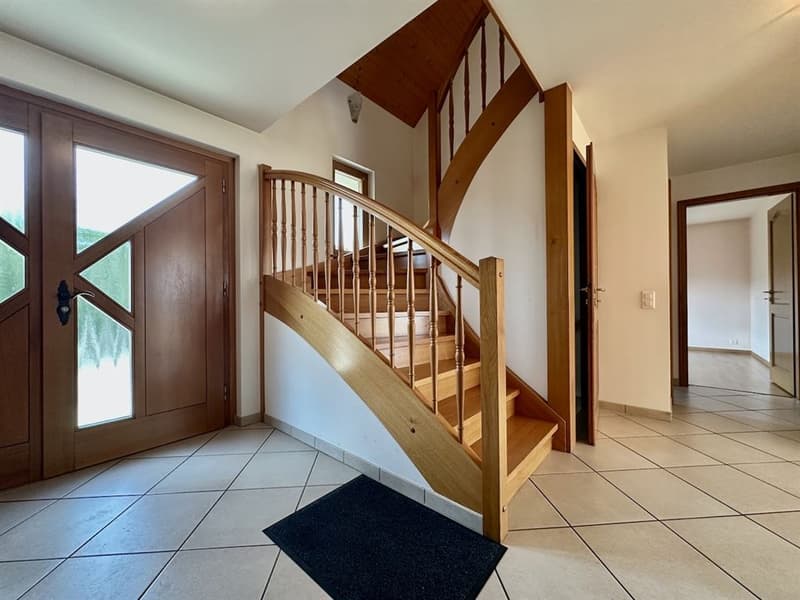Spacious, bright individual villa with independent apartment (9)