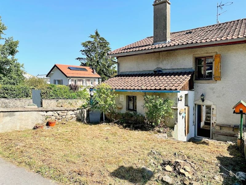 Maison villageoise pleine de potentiel au cour d'Arzier (2)
