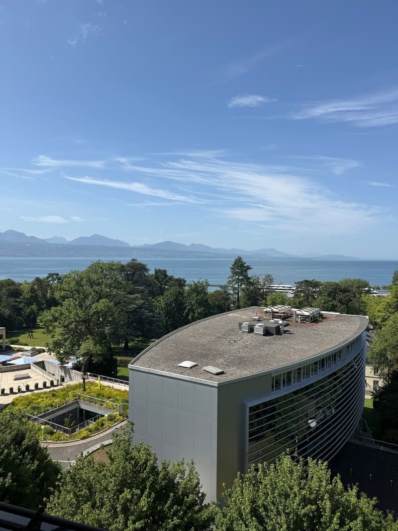 Appartamento di lusso nuovo con vista mozzafiato sul lago (1)