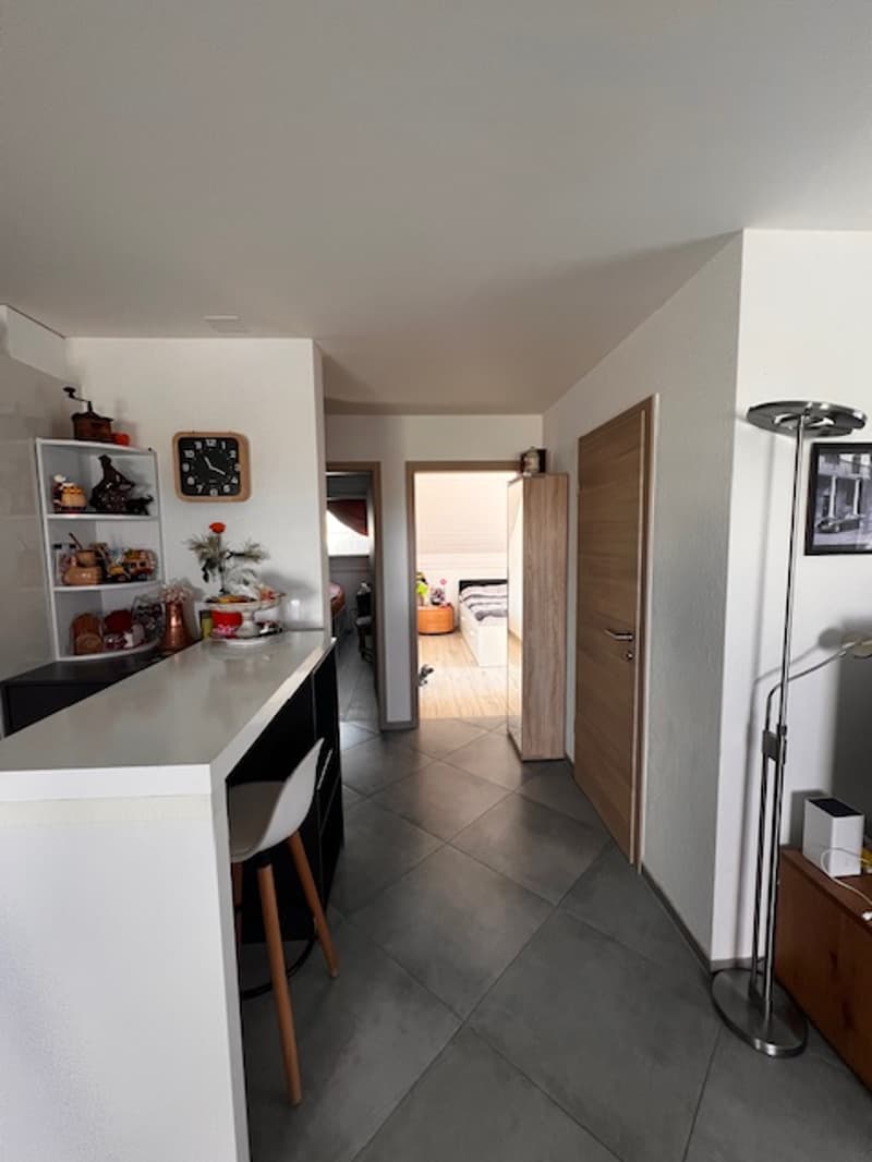 Appartement quasi neuf en attique avec terrasse à Villars-le-Terroir (7)