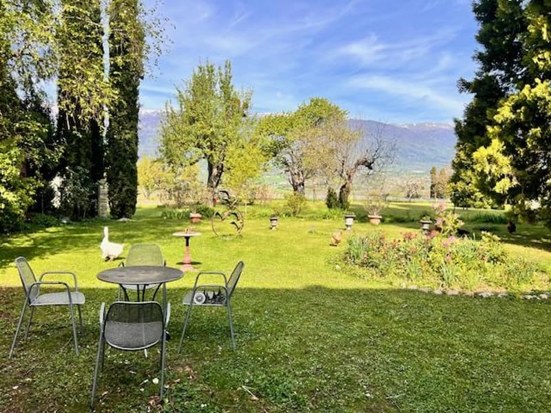 Grande casa di villaggio in vitalizio nella campagna ginevrina di Satigny (13)
