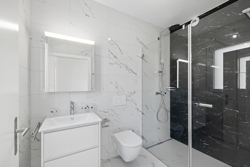 Salle de douche de la chambre parentale