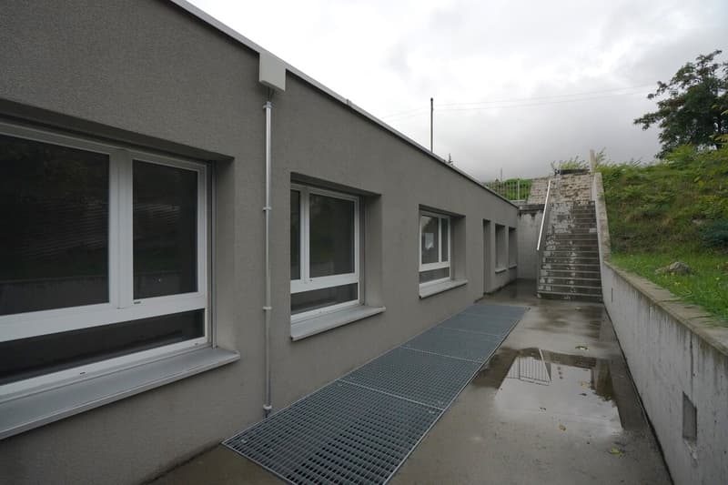 Spacious offices in Sierre (3)