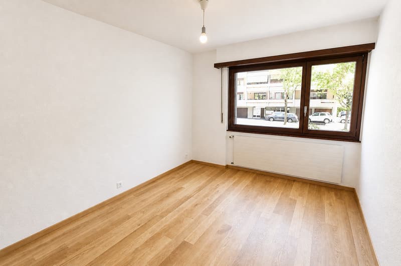 SUPERB 4.5 ROOMS RENOVATED APARTMENT IN SIERRE (9)