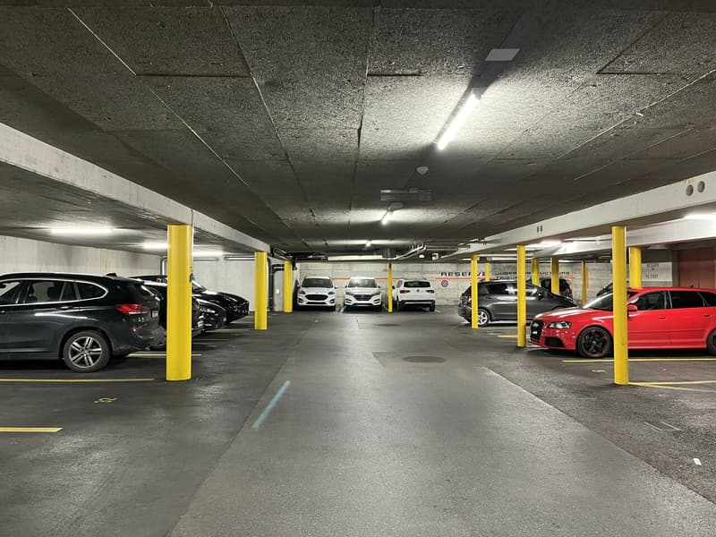 Parkplatz im Untergrund zu vermieten in Sierre (3)