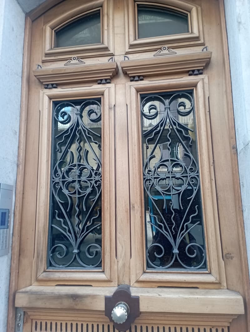 Porte Façade