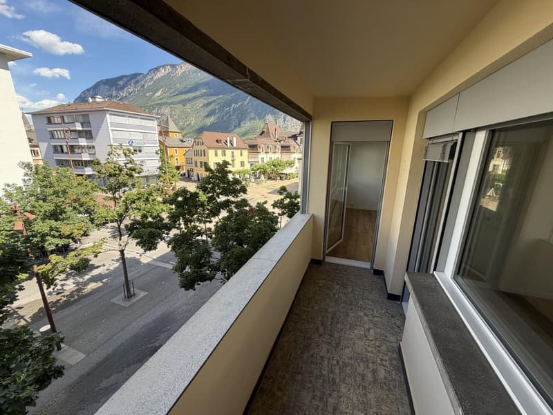 Magnifique appartement de 4.5 pièces entièrement rénové au centre de Sierre (1)