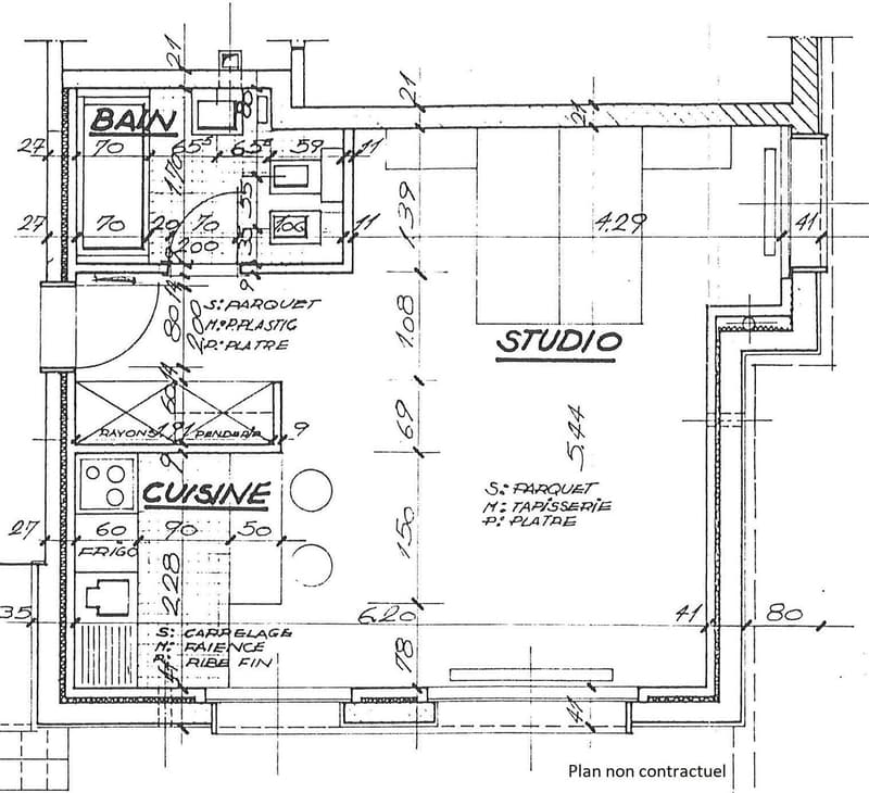 Grand studio entièrement rénové proche du centre de Montana (8)