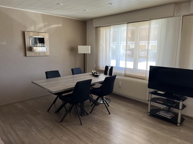 Grand studio entièrement rénové proche du centre de Montana (4)