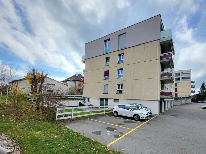 Apartment (2.5 rooms + office) two steps from the city center of Romont (3)