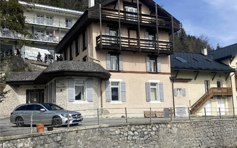 House with 6 apartments in Leysin (2)
