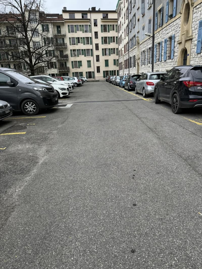 Saint-Jean! Parking space for rent (3)