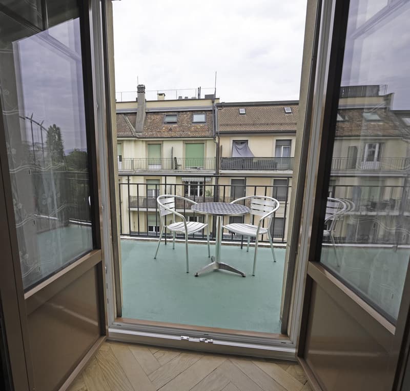 Joli 2 pièces au dernier étage avec balcon... (5)
