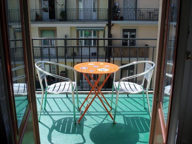 Bello appartamento di 2 locali all'ultimo piano con balcone... (2)