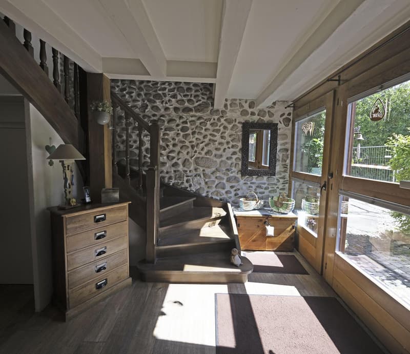 Maison bourrée de charme et de cachet à Certoux (2)