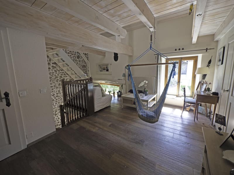 Maison bourrée de charme et de cachet à Certoux (1)
